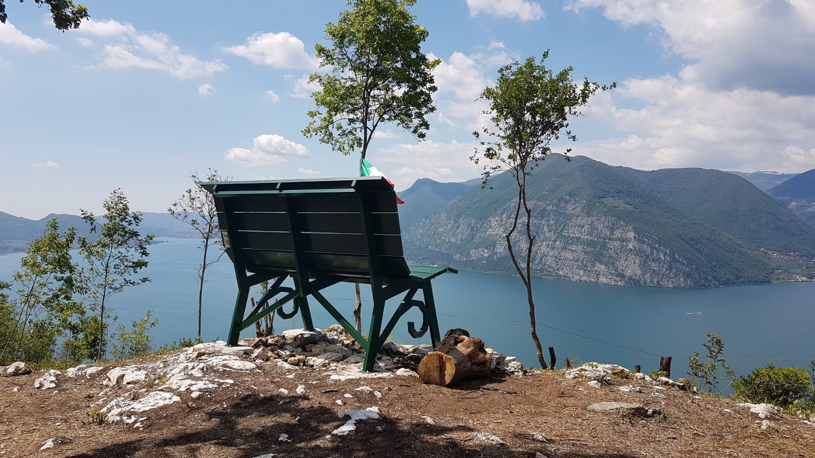 Big Benches On Lake Iseo Visit Lake Iseo Portale Ufficiale Turismo Lago D Iseo